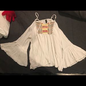 Embroidered Wide Arm Shirt